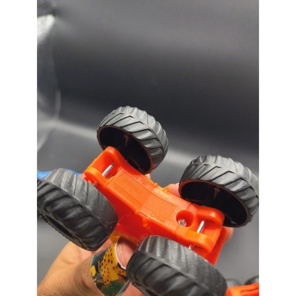 4-Spin Master Monster Jam 1:87 Scale Mini Collectible Monster Trucks 2024